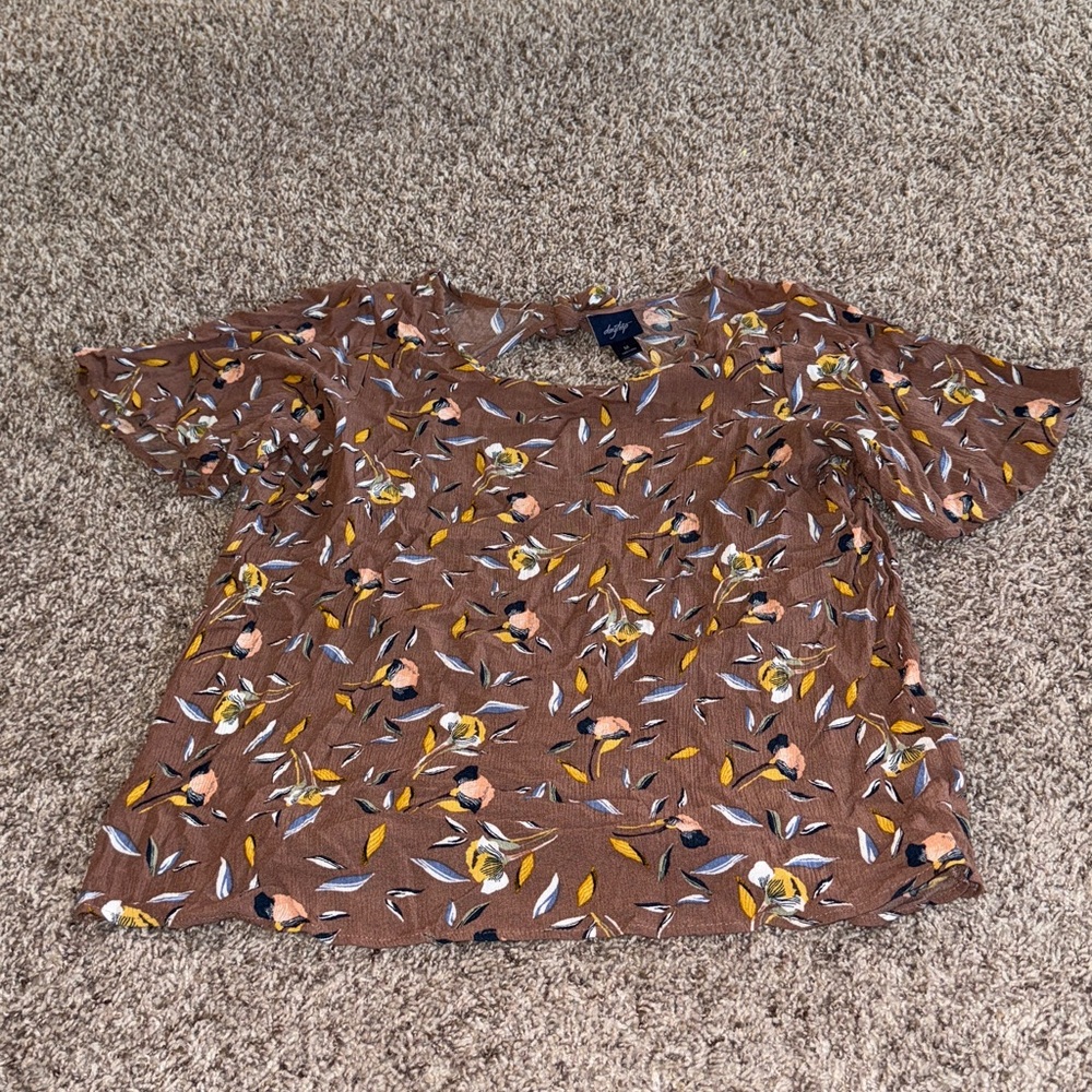 Daytrip Backless Short Sleeve Blouse